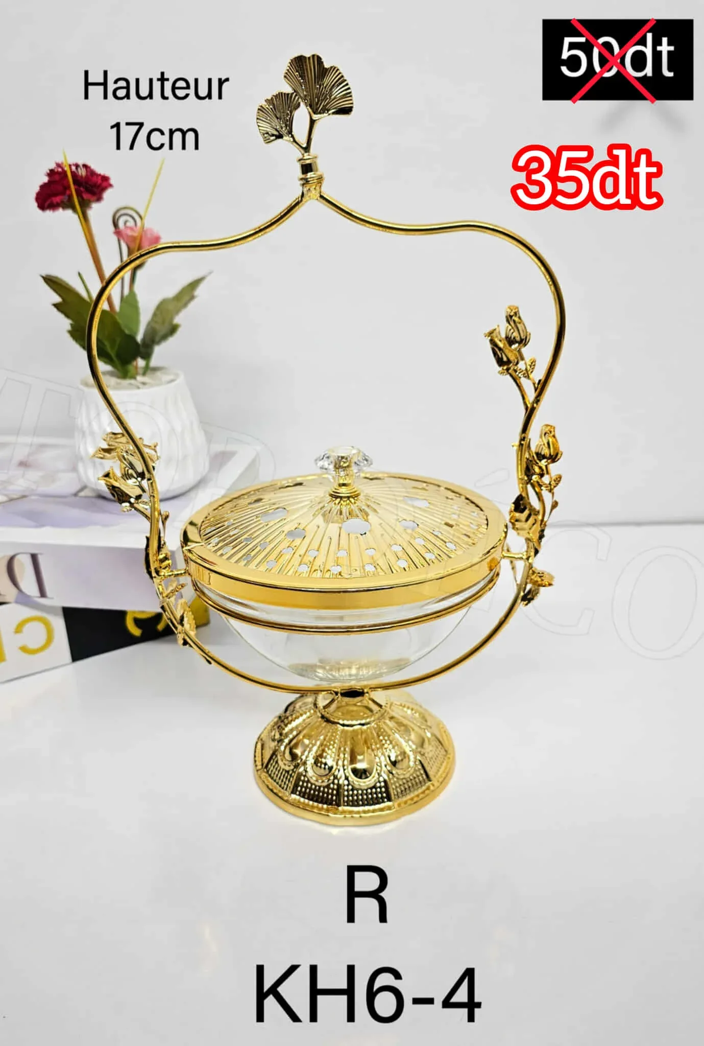 Bonbonnière Dorée avec Couvercle et Support Décoratif – 17 cm